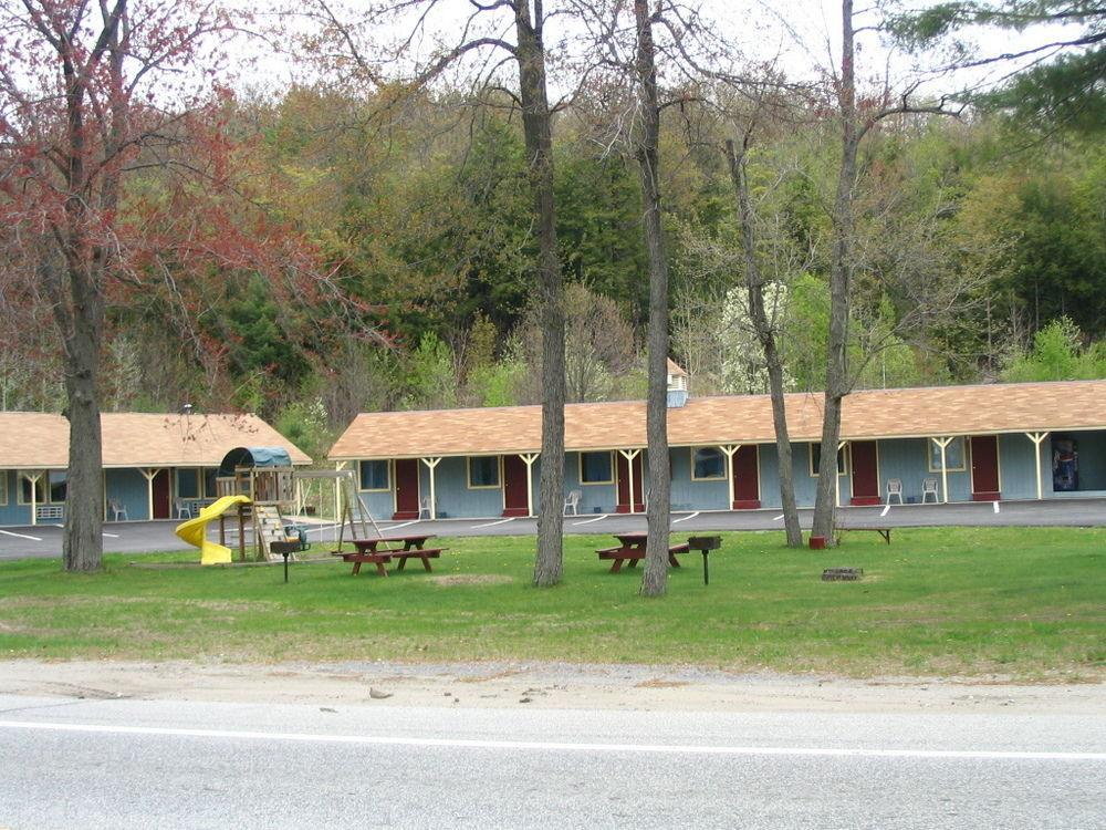 Warrensburg Inn & Suites - 6 Mi To Lake George Exterior photo